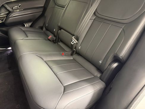 Used 2023 Land Rover Range Rover Sport SE Dynamic image 12