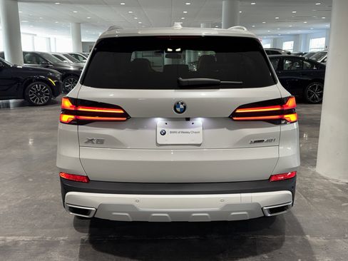 New 2026 BMW X5 xDrive40i AWD/4WD image 6
