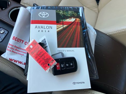 Used 2014 Toyota Avalon XLE image 38
