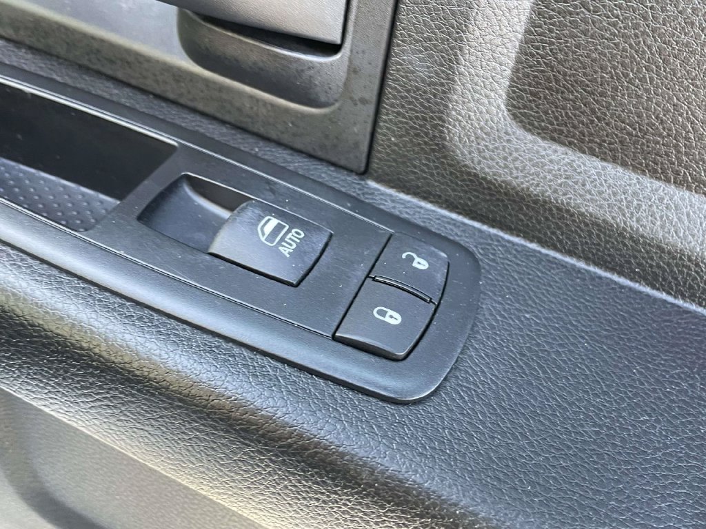 Used 2015 RAM 1500 Express AWD/4WD image 30