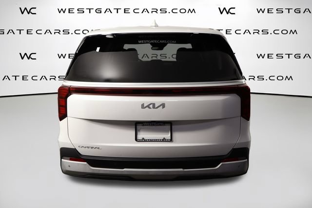 Certified 2025 Kia Carnival FWD image 4