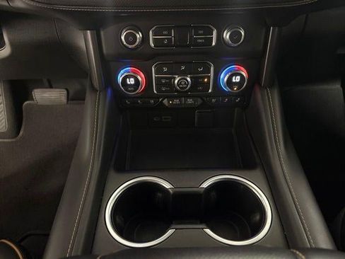 Used 2022 GMC Yukon AT4 w/ Technology Package AWD/4WD image 19