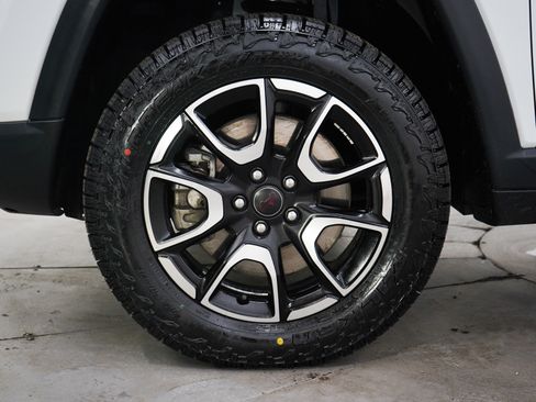 Used 2025 Jeep Compass Trailhawk AWD/4WD image 27