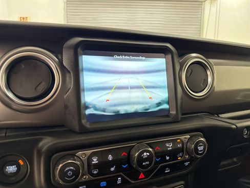 Used 2023 Jeep Wrangler Unlimited Rubicon 4xe w/ Cold Weather Group AWD/4WD image 23