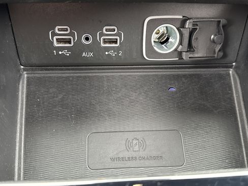 Used 2024 Jeep Grand Cherokee L Laredo image 7