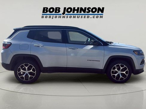 Used 2024 Jeep Compass Limited AWD/4WD image 8