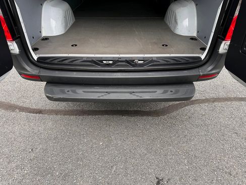 Used 2023 Mercedes-Benz Sprinter 2500 image 23