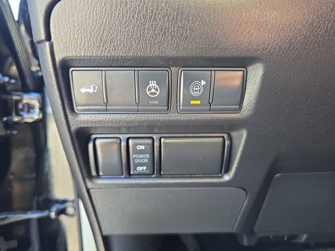 Used 2021 Nissan Armada Platinum w/ Captain's Chairs Package RWD image 20