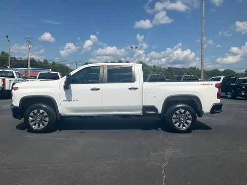 Used 2023 Chevrolet Silverado 2500 Custom w/ Custom Value Package AWD/4WD image 8