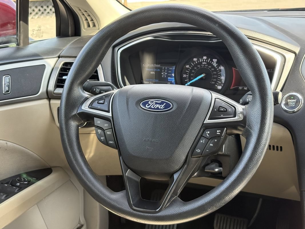 Used 2020 Ford Fusion SE FWD image 20