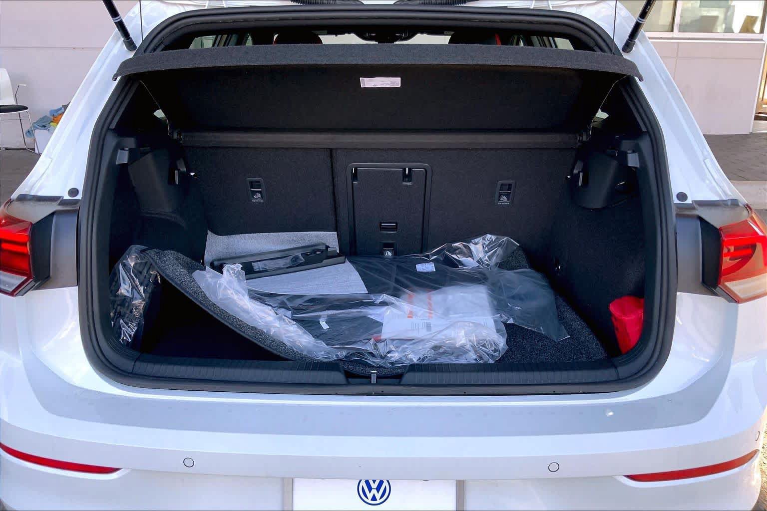 New 2026 Volkswagen GTI SE FWD image 20