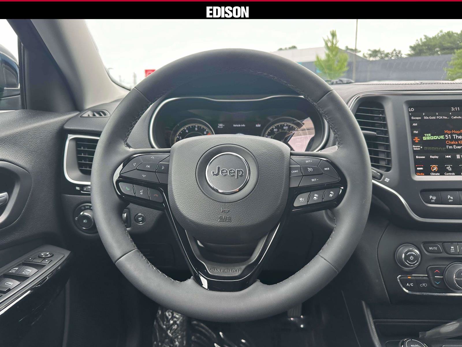 Used 2023 Jeep Cherokee Altitude Lux AWD/4WD image 13