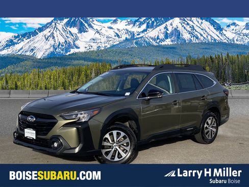 Used 2025 Subaru Outback Premium image 1