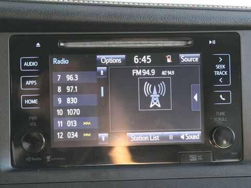 Used 2015 Toyota Sienna XLE w/ XLE Navigation Package FWD image 20