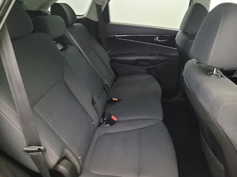 Used 2019 Kia Sorento AWD w/ LX Convenience Package image 19