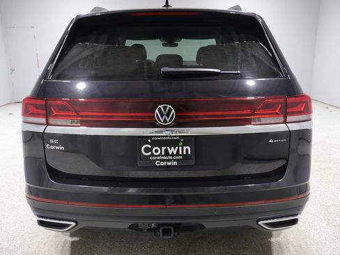 Used 2025 Volkswagen Atlas SE AWD/4WD image 3