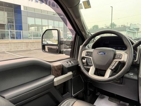 Used 2019 Ford F250 Lariat w/ Lariat Ultimate Package AWD/4WD image 28