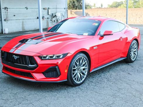 Used 2025 Ford Mustang GT Premium RWD image 4