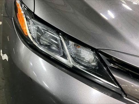 Certified 2018 Toyota Camry LE image 27