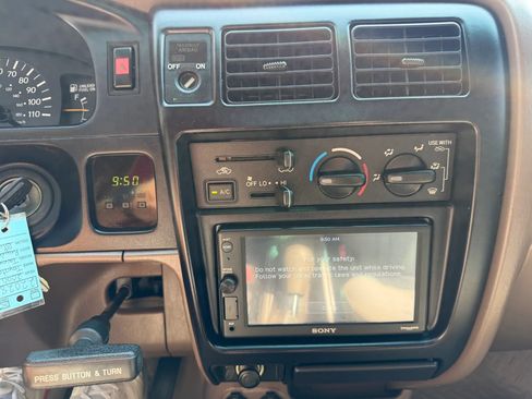 Used 2000 Toyota Tacoma 4x4 Regular Cab w/ Value Edition Plus Pkg image 22