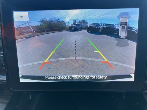 Used 2024 Ford Explorer Limited image 25