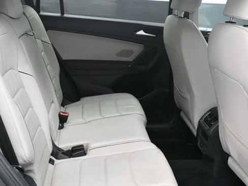Used 2018 Volkswagen Tiguan SEL Premium AWD/4WD image 14
