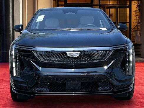 New 2026 Cadillac Optiq V AWD/4WD image 3