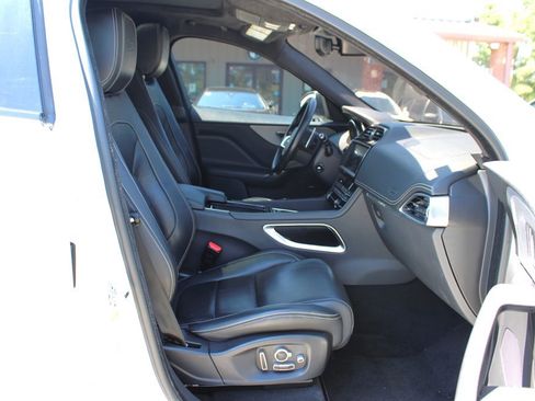 Used 2020 Jaguar F-PACE S image 15