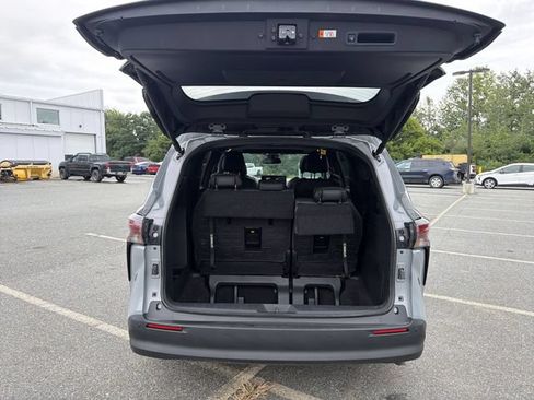 Used 2025 Toyota Sienna XLE Woodland Edition AWD/4WD image 27
