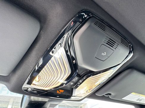 Used 2026 BMW 330i xDrive Sedan AWD/4WD image 23