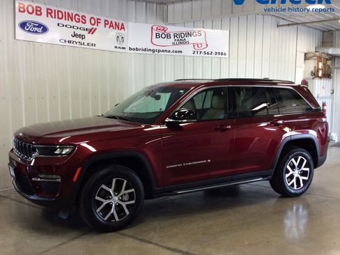 Used 2024 Jeep Grand Cherokee Limited image 1