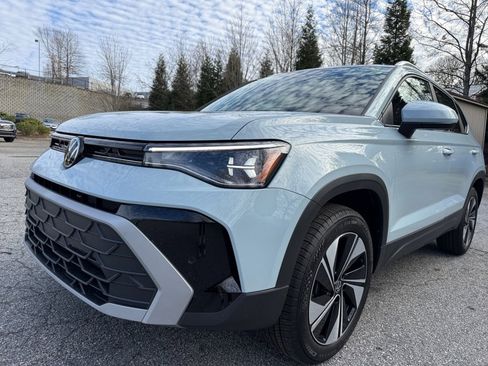 New 2026 Volkswagen Taos SE image 26