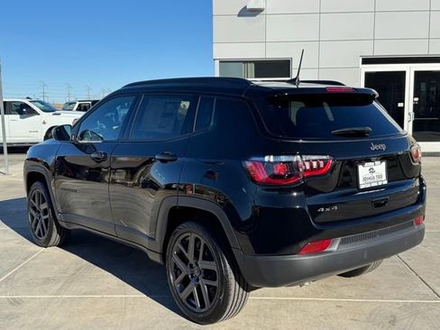New 2026 Jeep Compass Latitude image 3