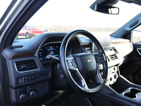 Used 2023 Chevrolet Suburban Premier image 26