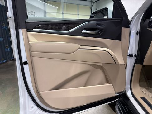 Used 2023 Cadillac Escalade Premium Luxury image 14