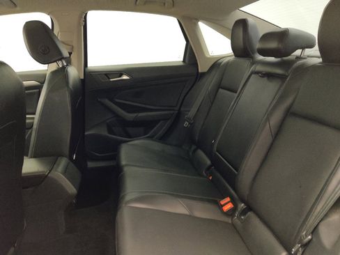 Used 2019 Volkswagen Jetta SE image 18