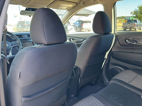 Used 2020 Nissan Rogue SV image 17