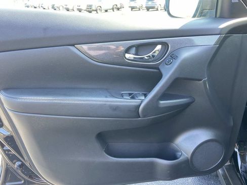Used 2015 Nissan Rogue SL w/ SL Premium Package AWD/4WD image 19