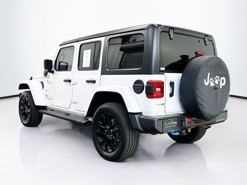 Used 2023 Jeep Wrangler Unlimited Sahara w/ Cold Weather Group AWD/4WD image 5
