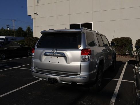 Used 2013 Toyota 4Runner SR5 AWD/4WD image 7