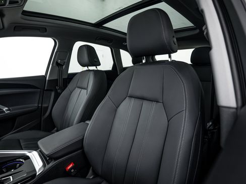 Certified 2025 Audi Q5 Premium w/ Convenience Package AWD/4WD image 16