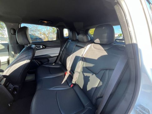 Used 2025 Jeep Compass Limited image 37