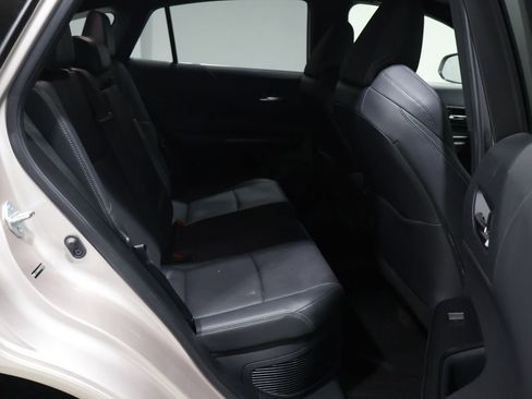 Certified 2021 Toyota Venza Limited image 22