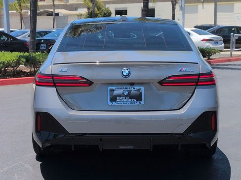 Used 2025 BMW i5 M60 w/ Premium Package AWD/4WD image 9
