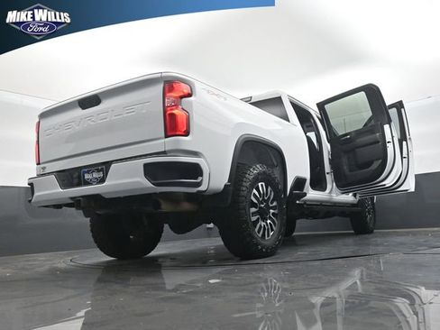 Used 2021 Chevrolet Silverado 2500 Custom w/ Custom Value Package AWD/4WD image 29