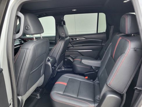 Used 2024 Chevrolet Traverse RS image 19