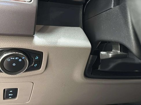 Used 2017 Ford F150 XLT w/ Equipment Group 302A Luxury AWD/4WD image 29