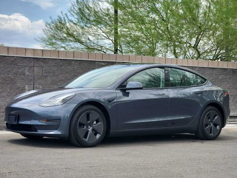 Used 2023 Tesla Model 3 Standard Range RWD image 4