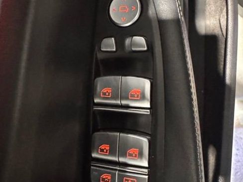 Used 2020 BMW 740i w/ M Sport Package image 38