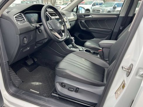Used 2024 Volkswagen Tiguan SE AWD/4WD image 24
